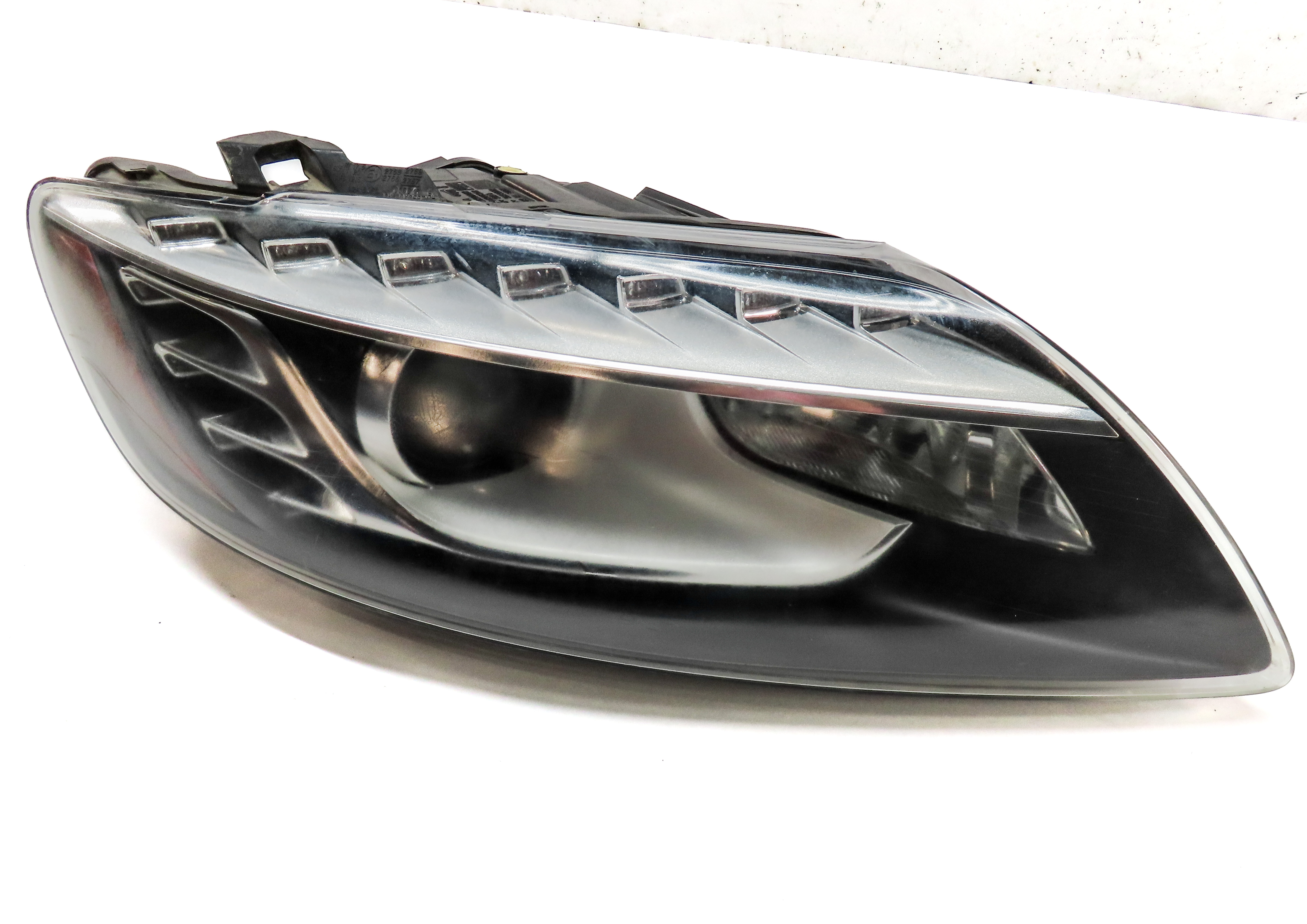 2010-2015 AUDI Q7 (4L) RIGHT PASSENGER XENON HID HEADLIGHT LIGHT LAMP (NON AFS) — exact item pictured